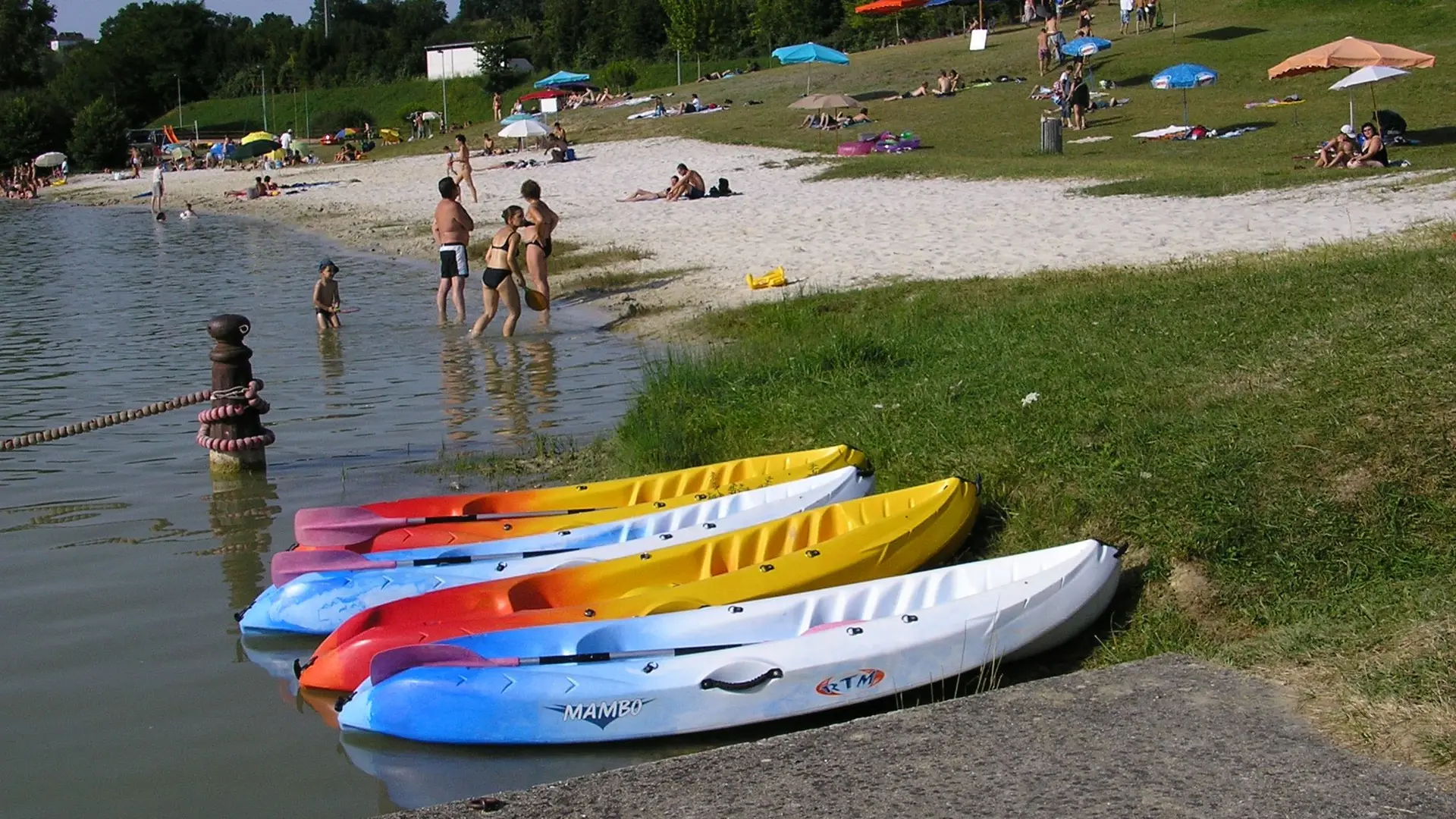 location de canoë kayac sur la base de loisirs