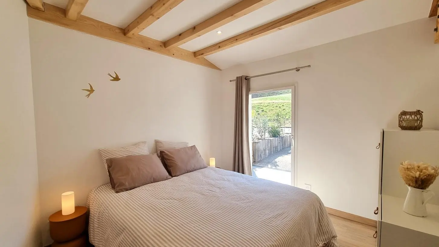 Chambre 1 : un lit 160x200cm.