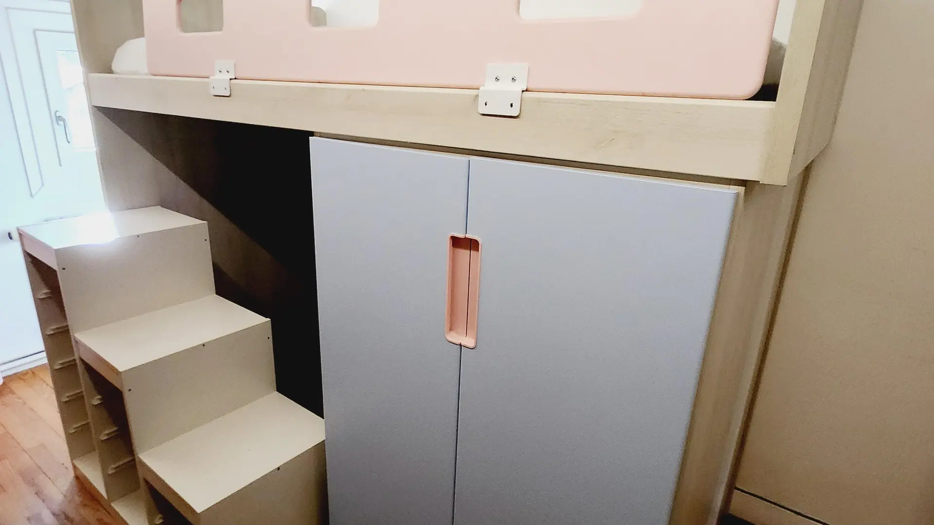 chambre avec lit en hauteur