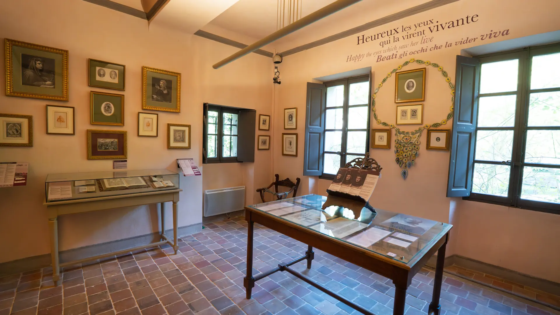 Pièce exposition du musée François Pétrarque.