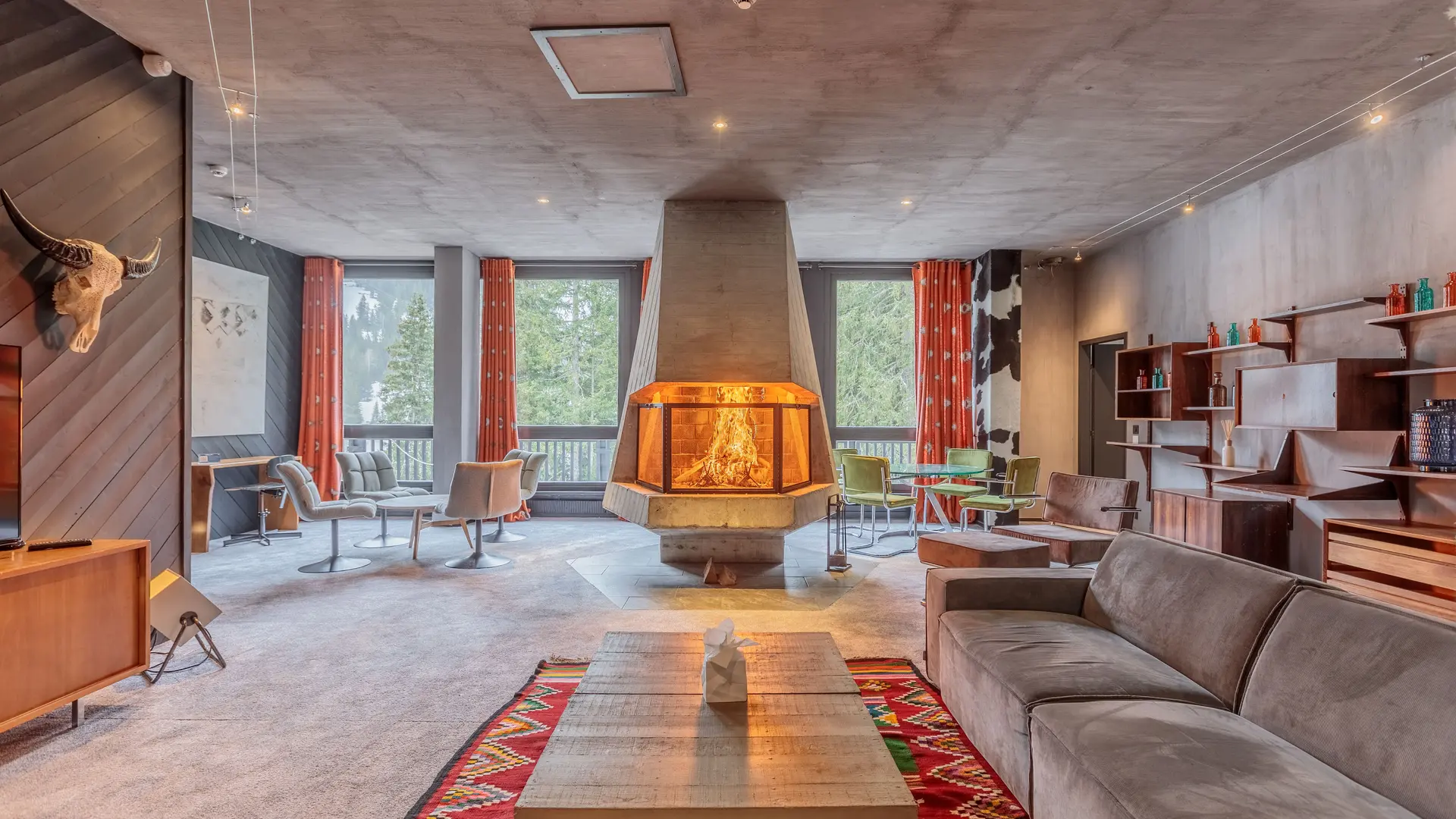Loft with Bauhaus-style fireplace