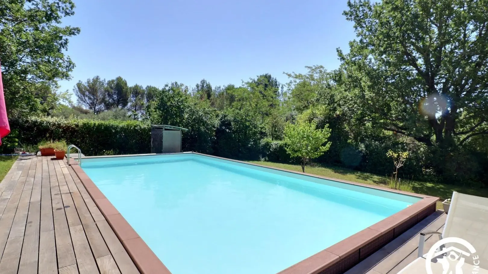 Piscine de 5X10 mètres sur 1m20 de profondeur