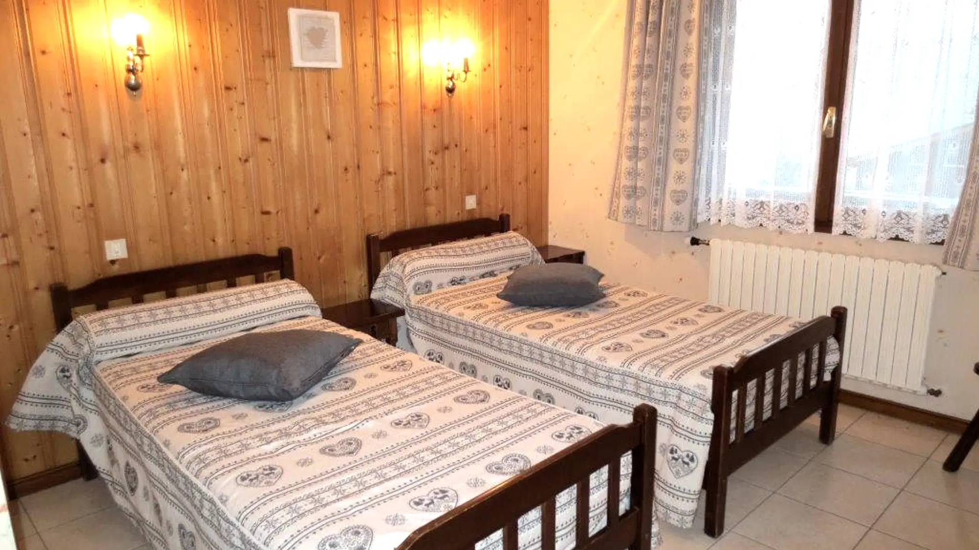 Chambre avec lits simples/Bedroom with single beds-Makalu-Le Grand-Bornand