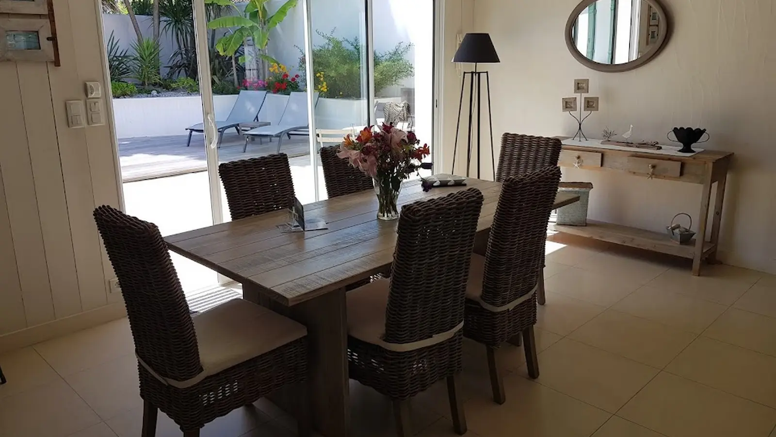 Salle à manger vue terrasse