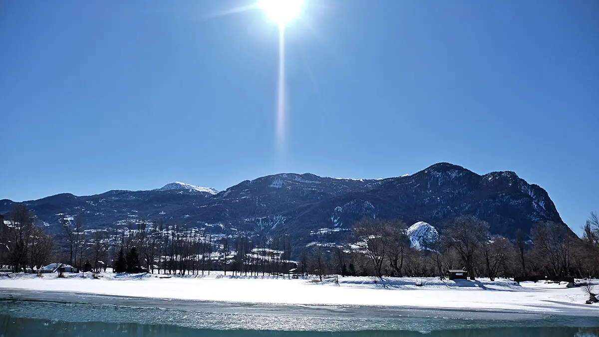 Reflets sur l'eau l'hiver