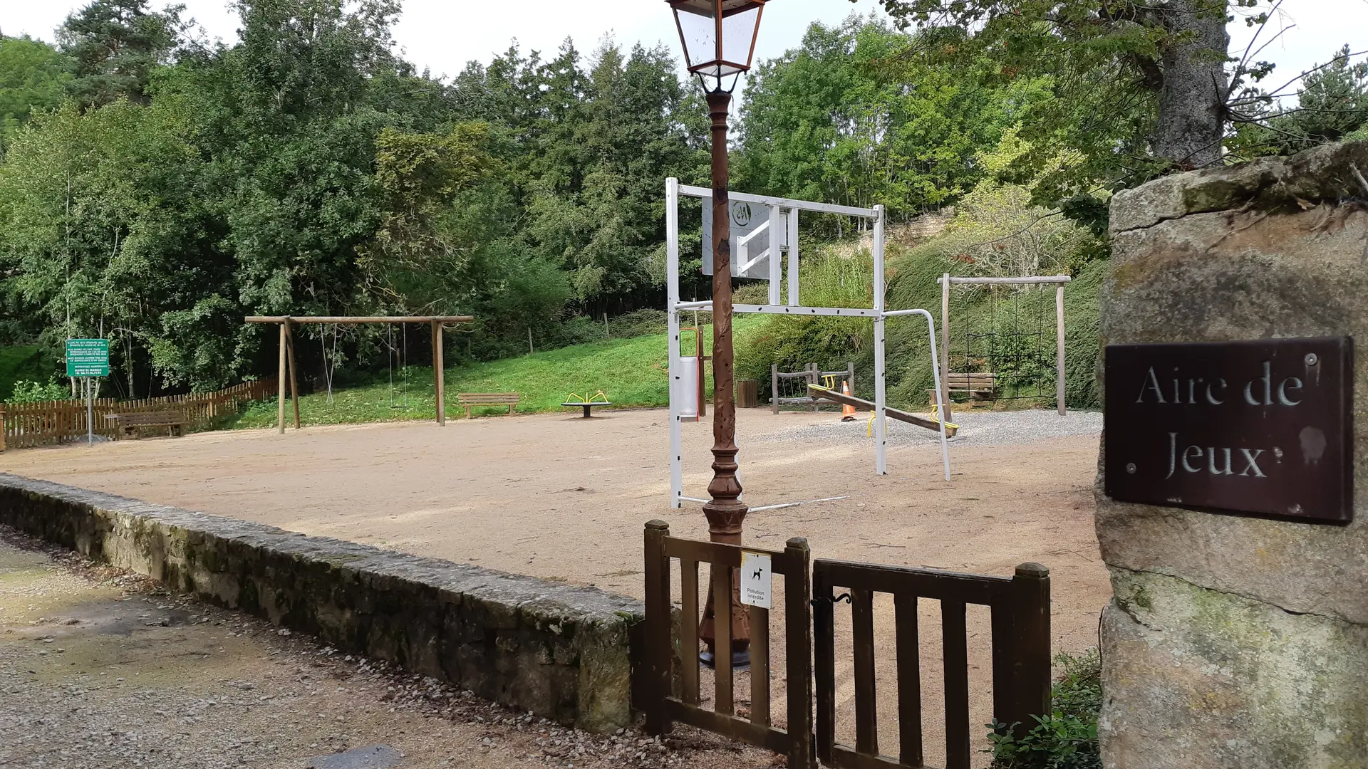 Aire de jeux à Marols