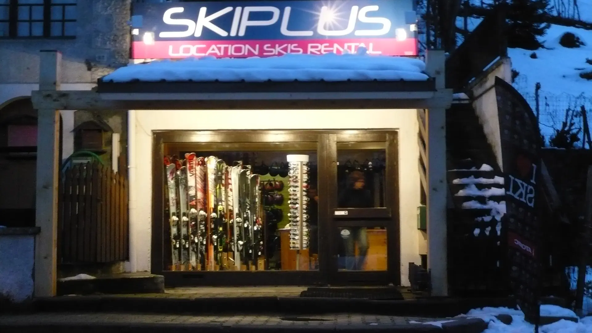 Vitrine du Magasin Ski Plus