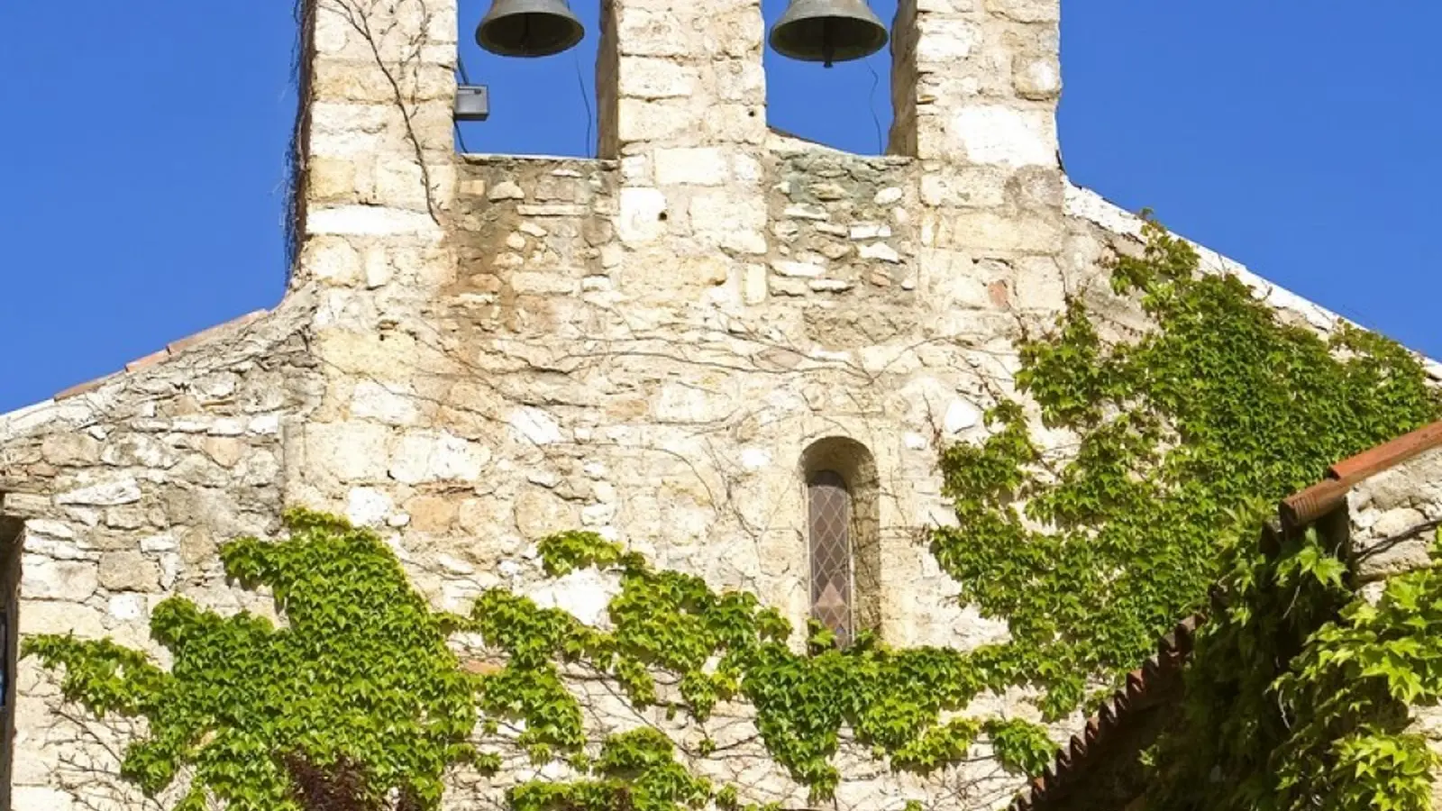 L'église vue de l'extérieur- Eglise Notre Dame de Bonne Aventure OT LUB