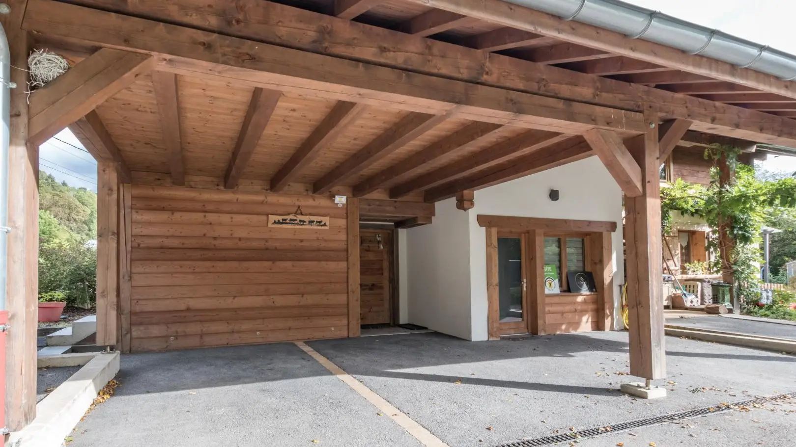 Places de stationnement pour les 2 gîtes