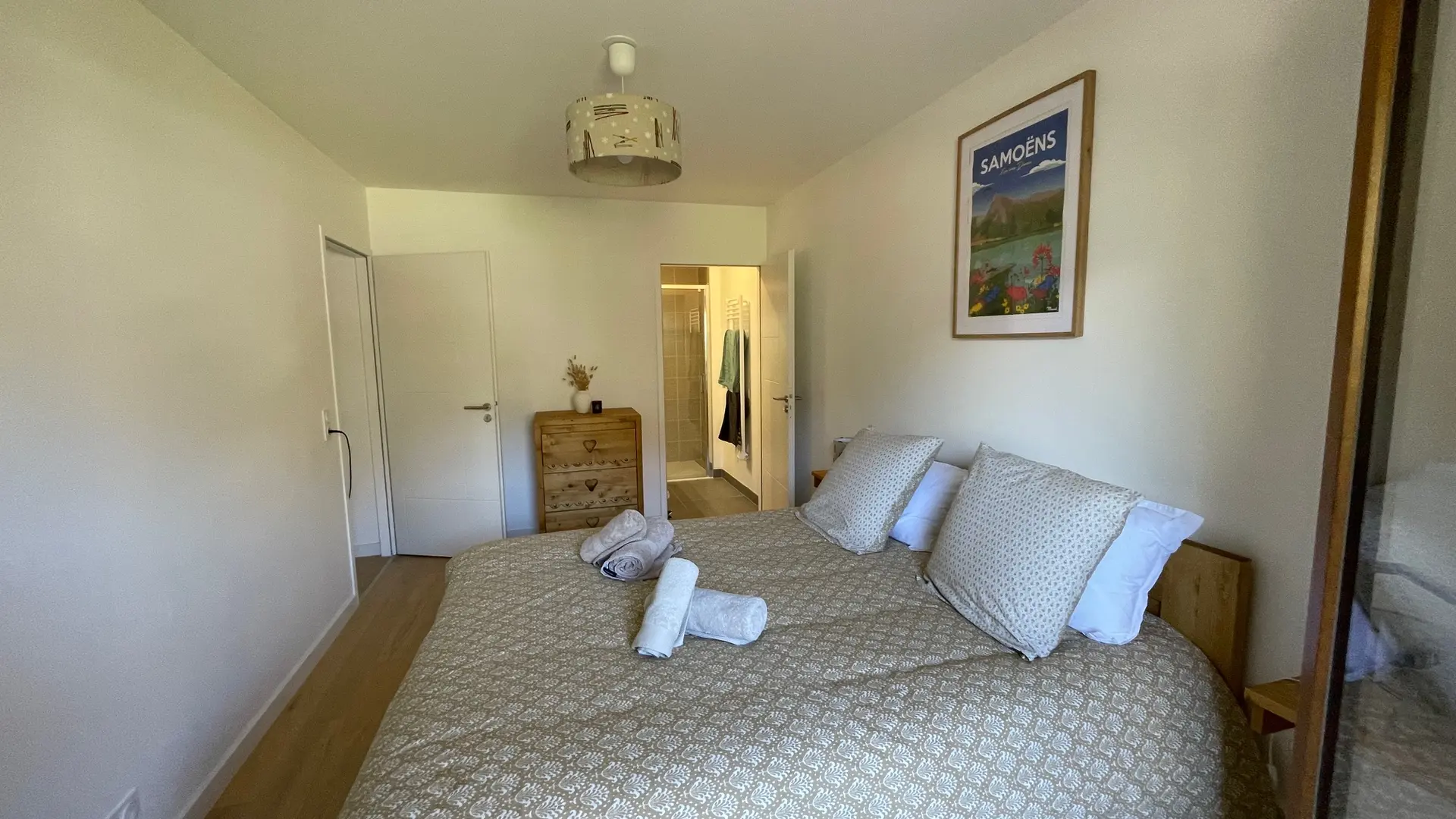 CHAMBRE PARENTALE AVEC LIT DOUBLE