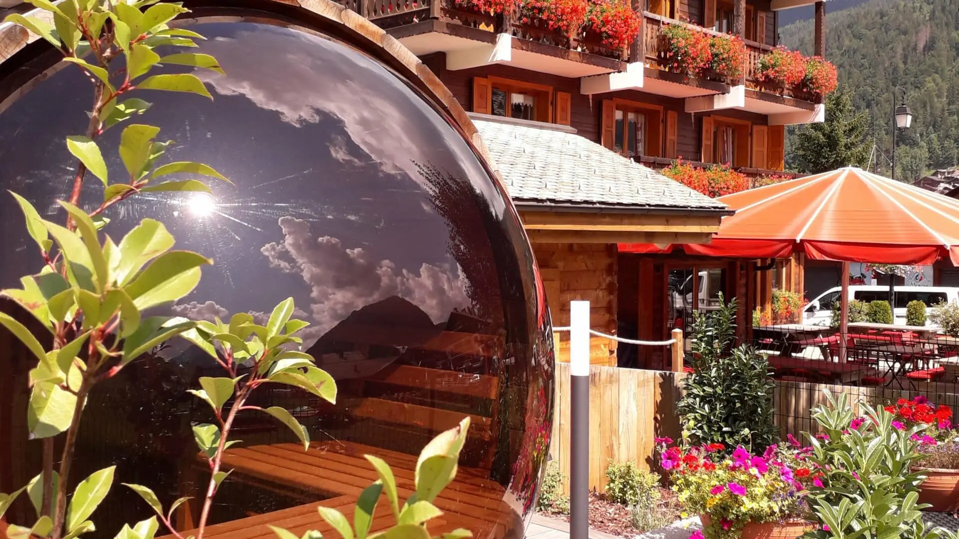 Vue extérieure terrasse et bulle