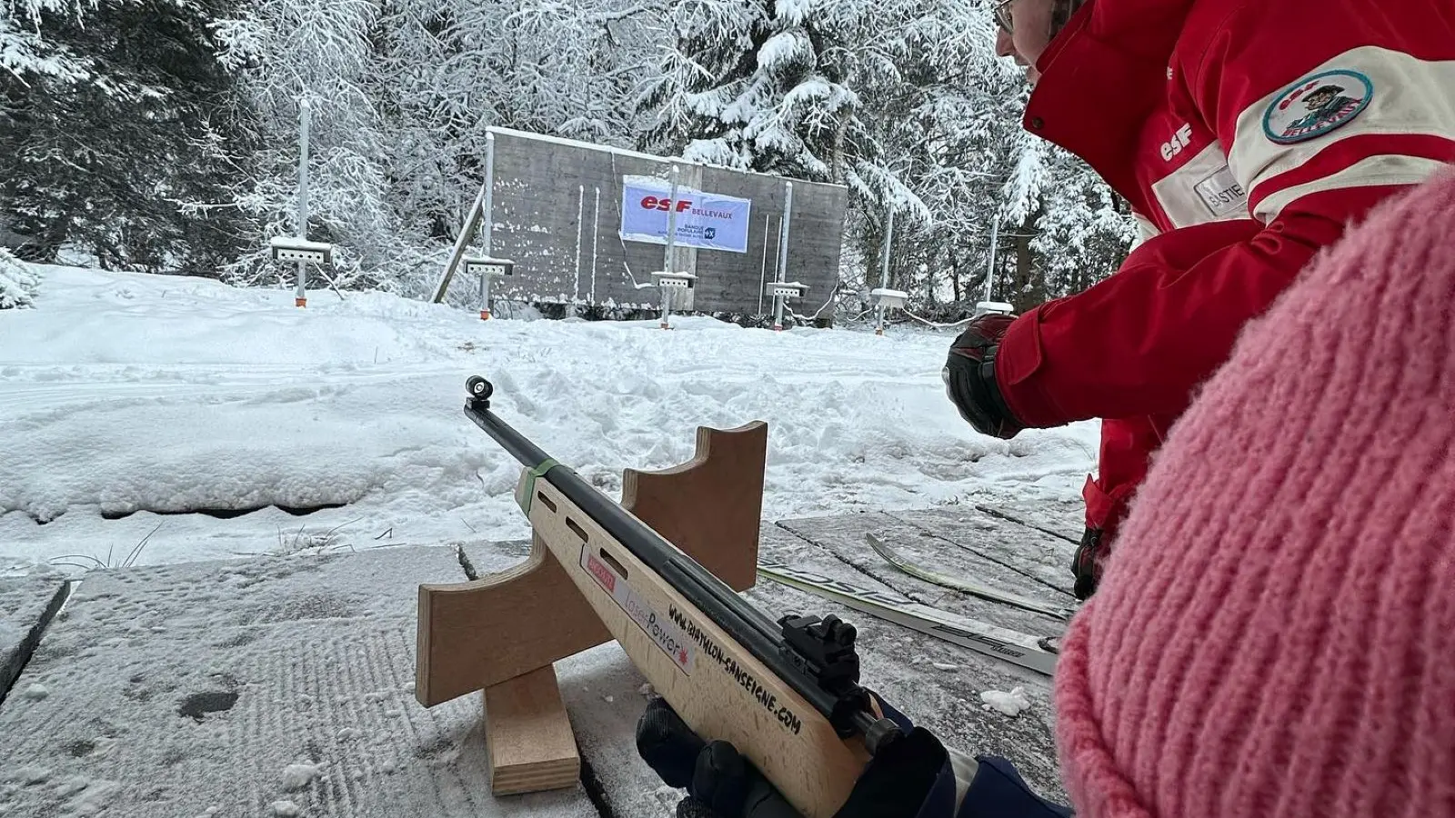 Pas de tir de biathlon couvert