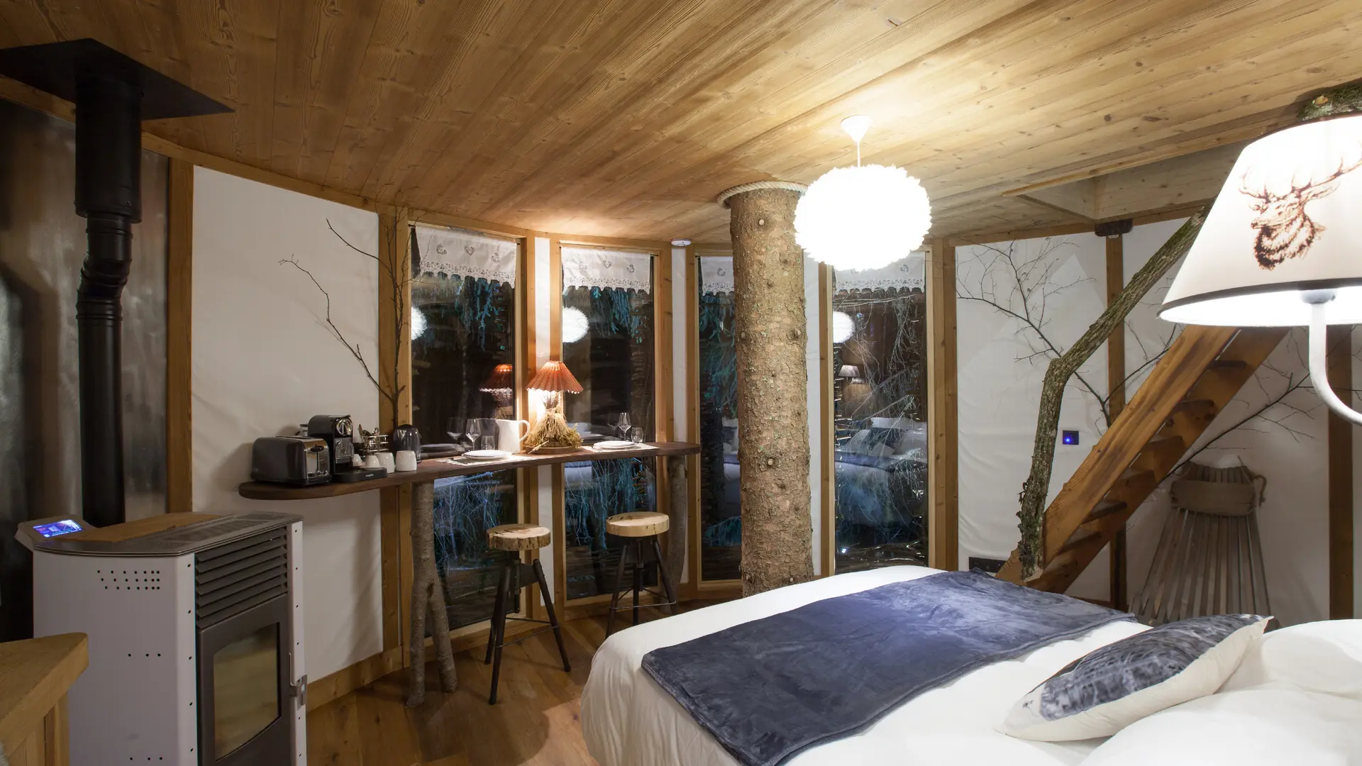 Cabanes entre Terre et Ciel - Intérieur de la Cabane Nid