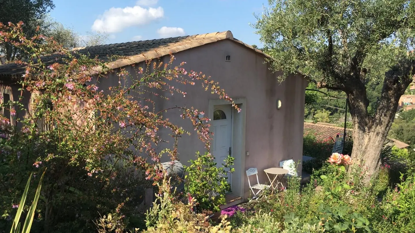 Gîte Mas de la Galinette Pivoine-Entrée-Biot-Gîtes de France Alpes-Maritimes