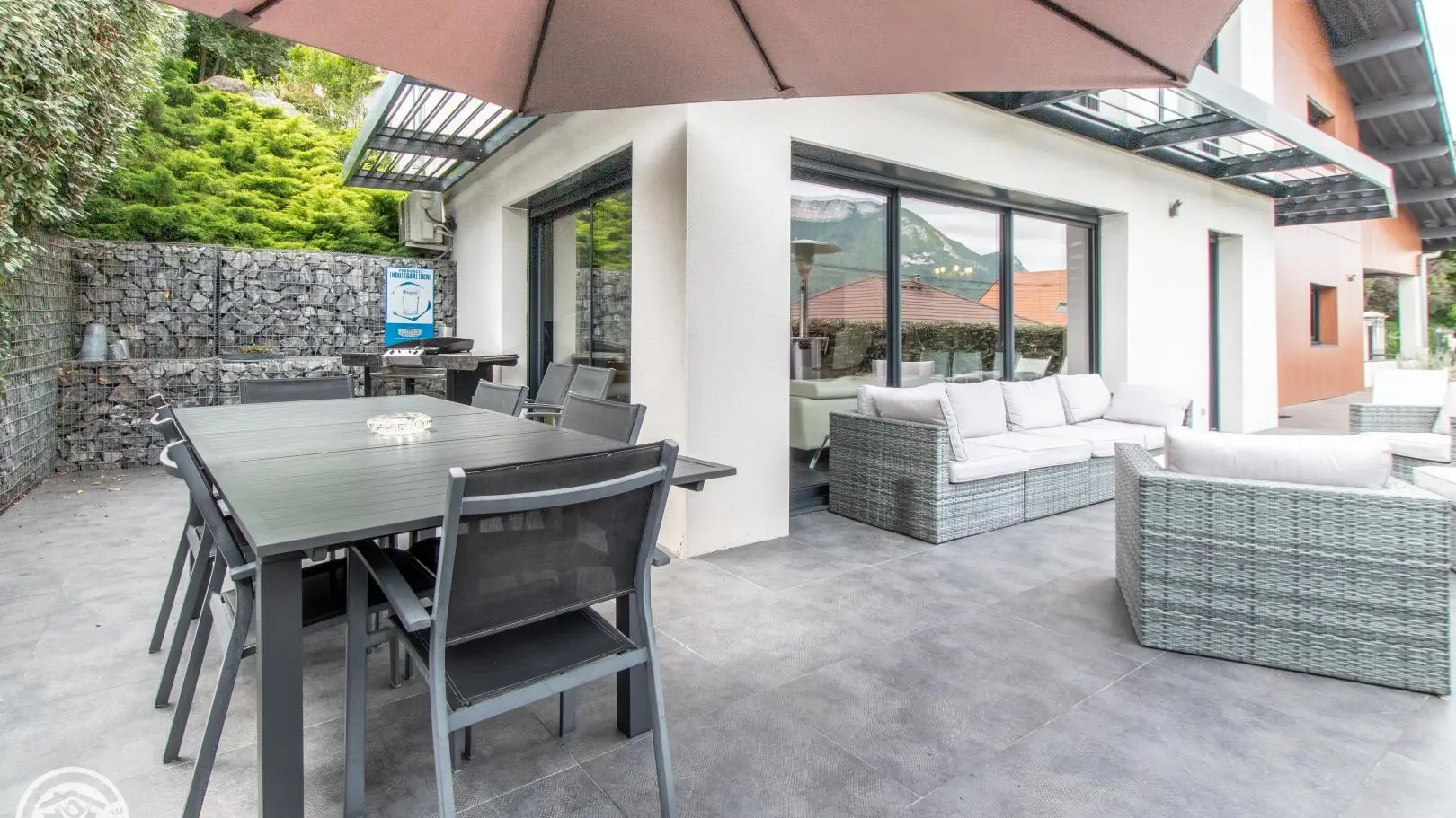 Espace repas extérieur