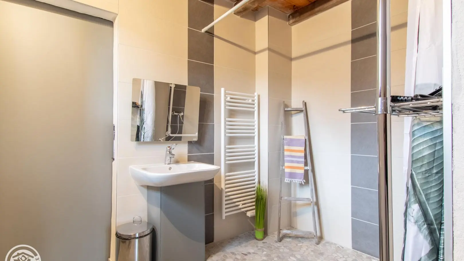 Salle d'eau commune chambres 3 et 4