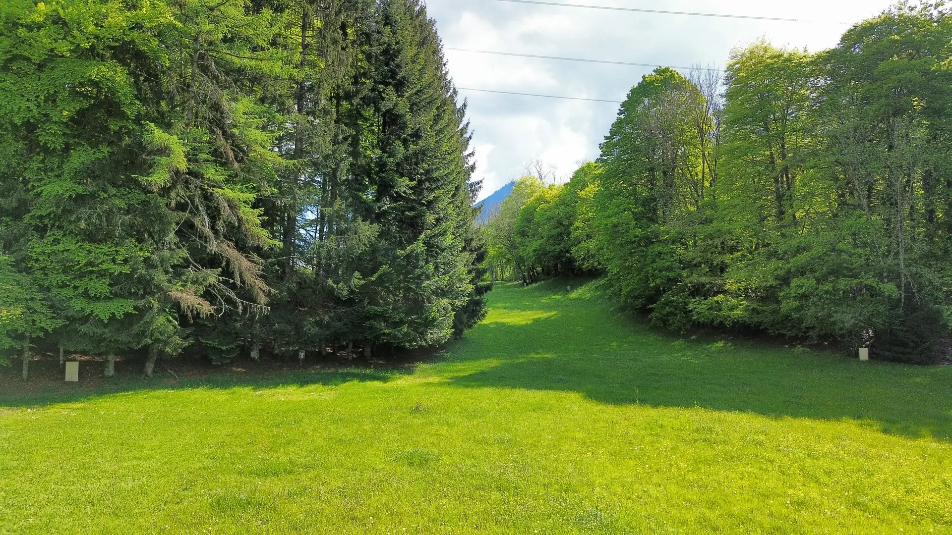 Aire naturelle de camping du Val Tamié - Les Combes_Faverges-Seythenex