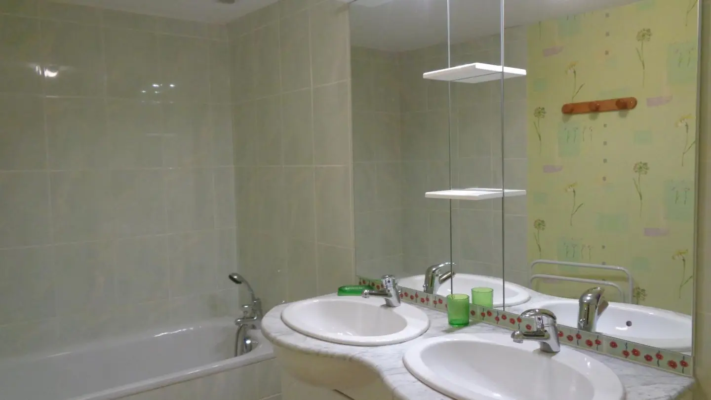 salle de bains à l'étage