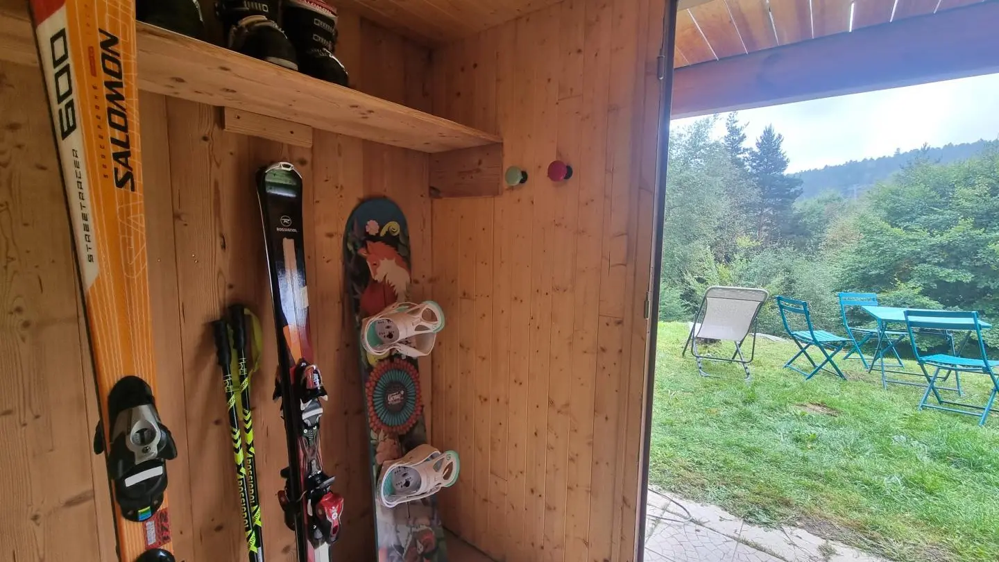 Rangement fermé et sécurisé pour votre équipement de sport.