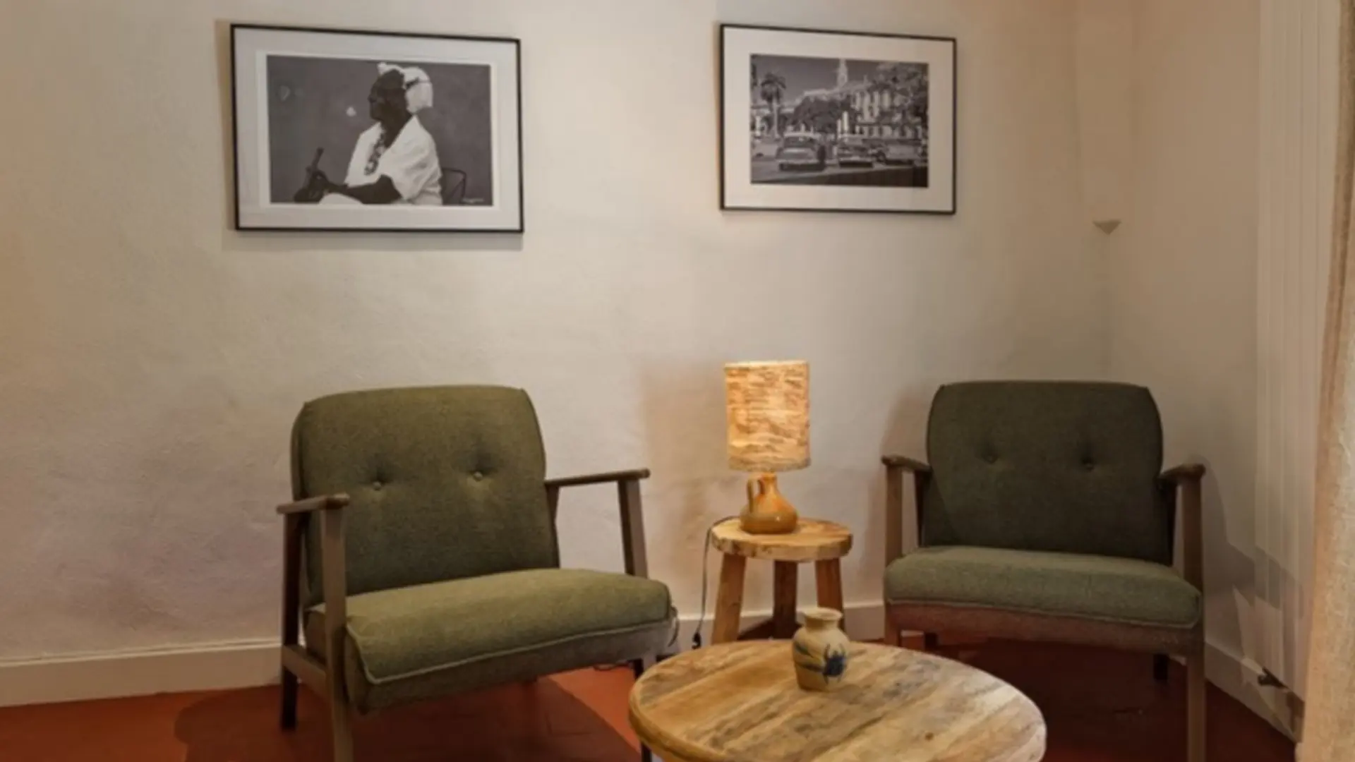 Bed & Breakfast Maison Paulette in Eygalières sitting area