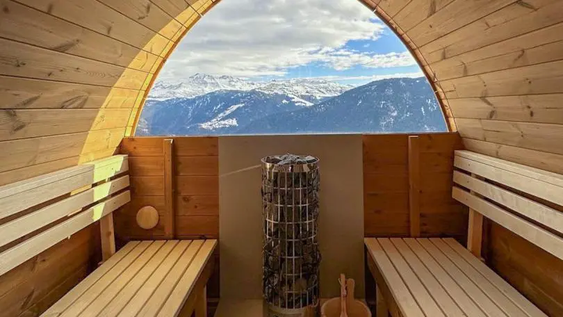 sauna avec bulle vue montagne