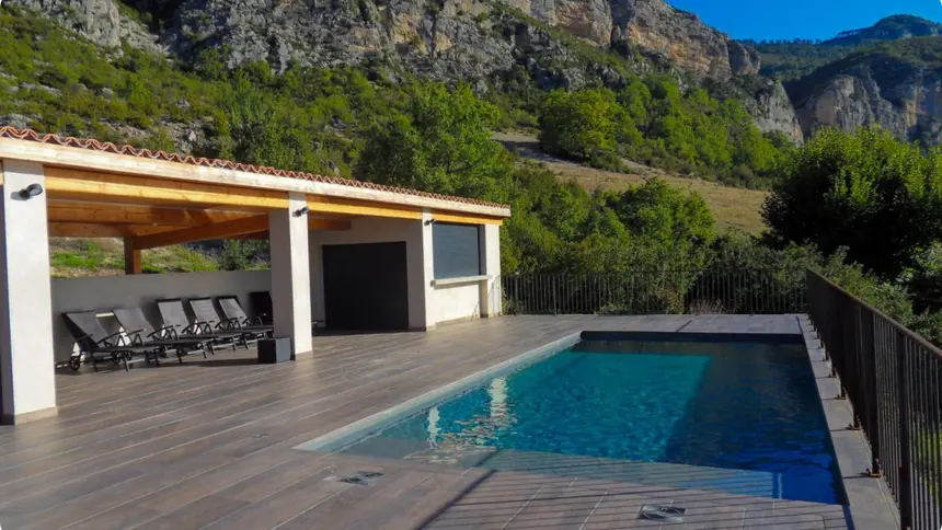 Sous les Roches - Gîte Le Cochonnier