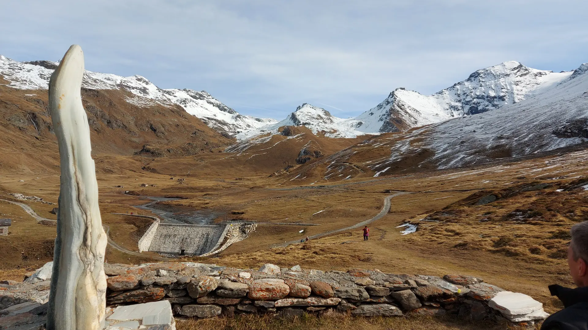 Stèle et vallon du clou
