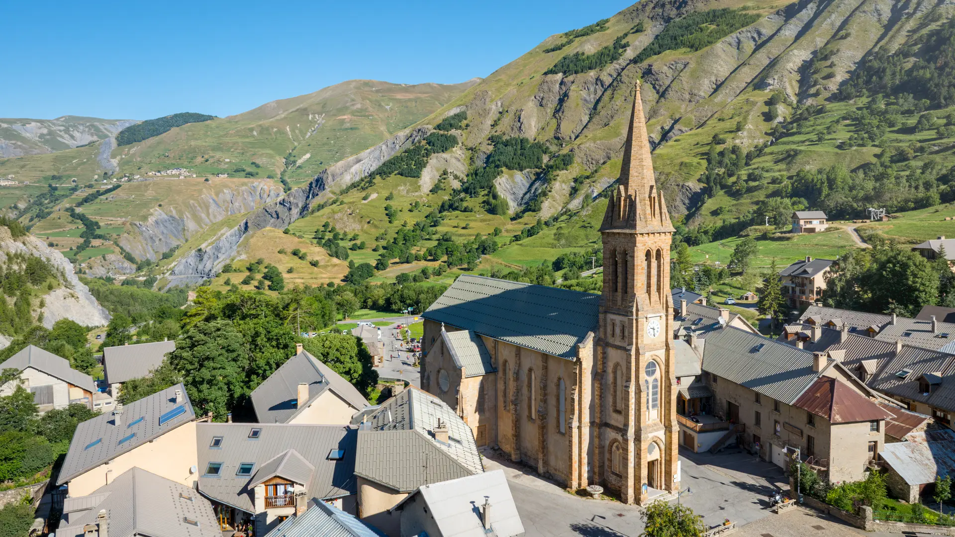 L'eglise Saint-Martin Villar d'Arène