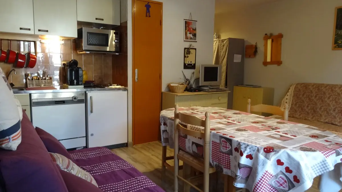 Meublé Mme POBEL Françoise St Léger les Mélèzes