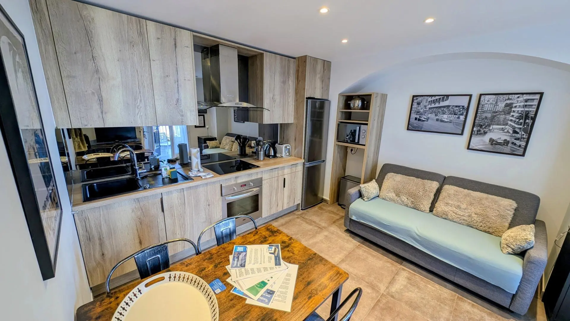 Le Cactus-cuisine-séjour-Mas d'Angeline-Beausoleil-Gîtes de France des Alpes-Maritimes