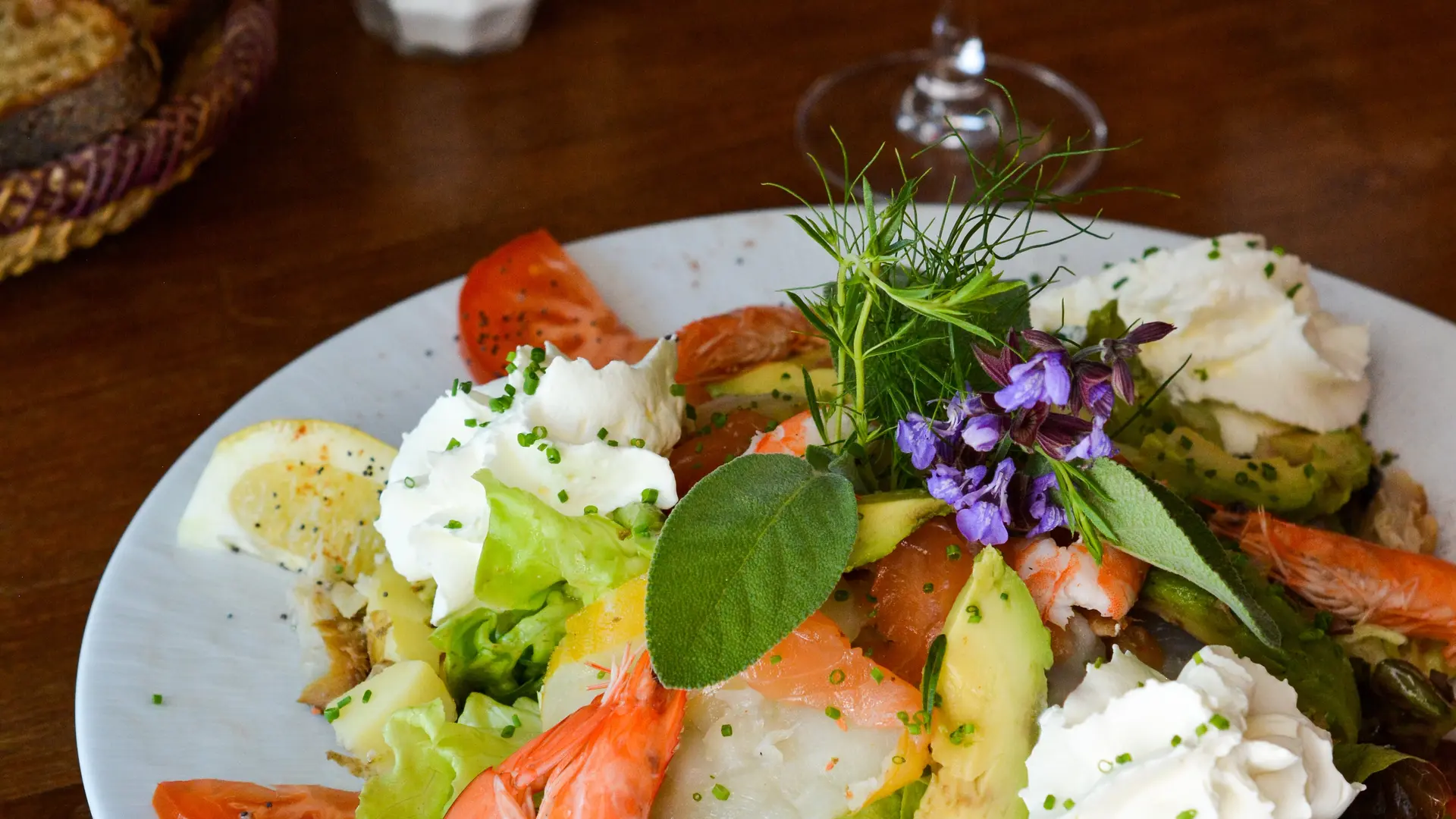 Salade fraîche et colorée