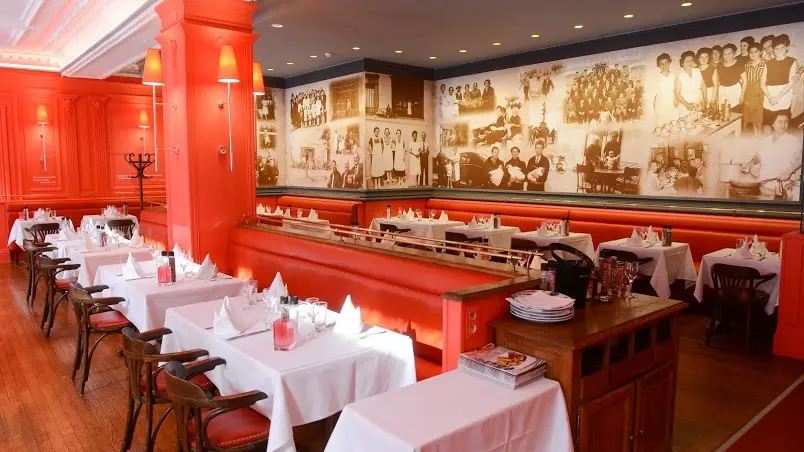 Restaurant Place Bernard