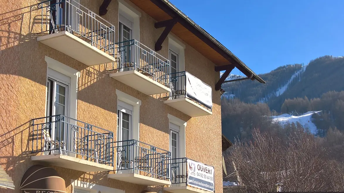 Hôtel Les Fauvettes à St Léger-les-Mélèzes, vallée du Champsaur