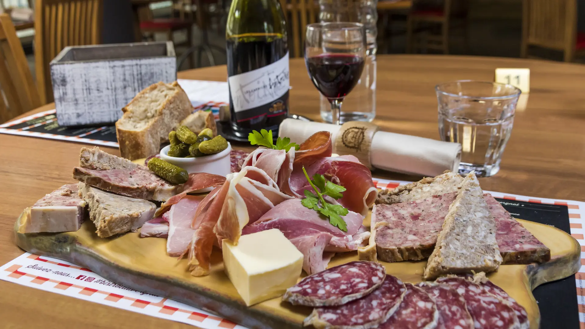 Le Bistrot auvergnat : planche de charcuterie