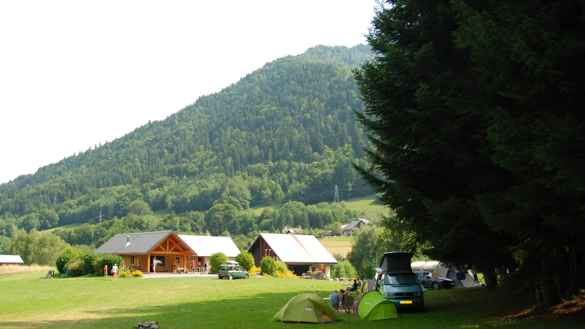 Aire naturelle de camping du Val Tamié - Les Combes_Faverges-Seythenex