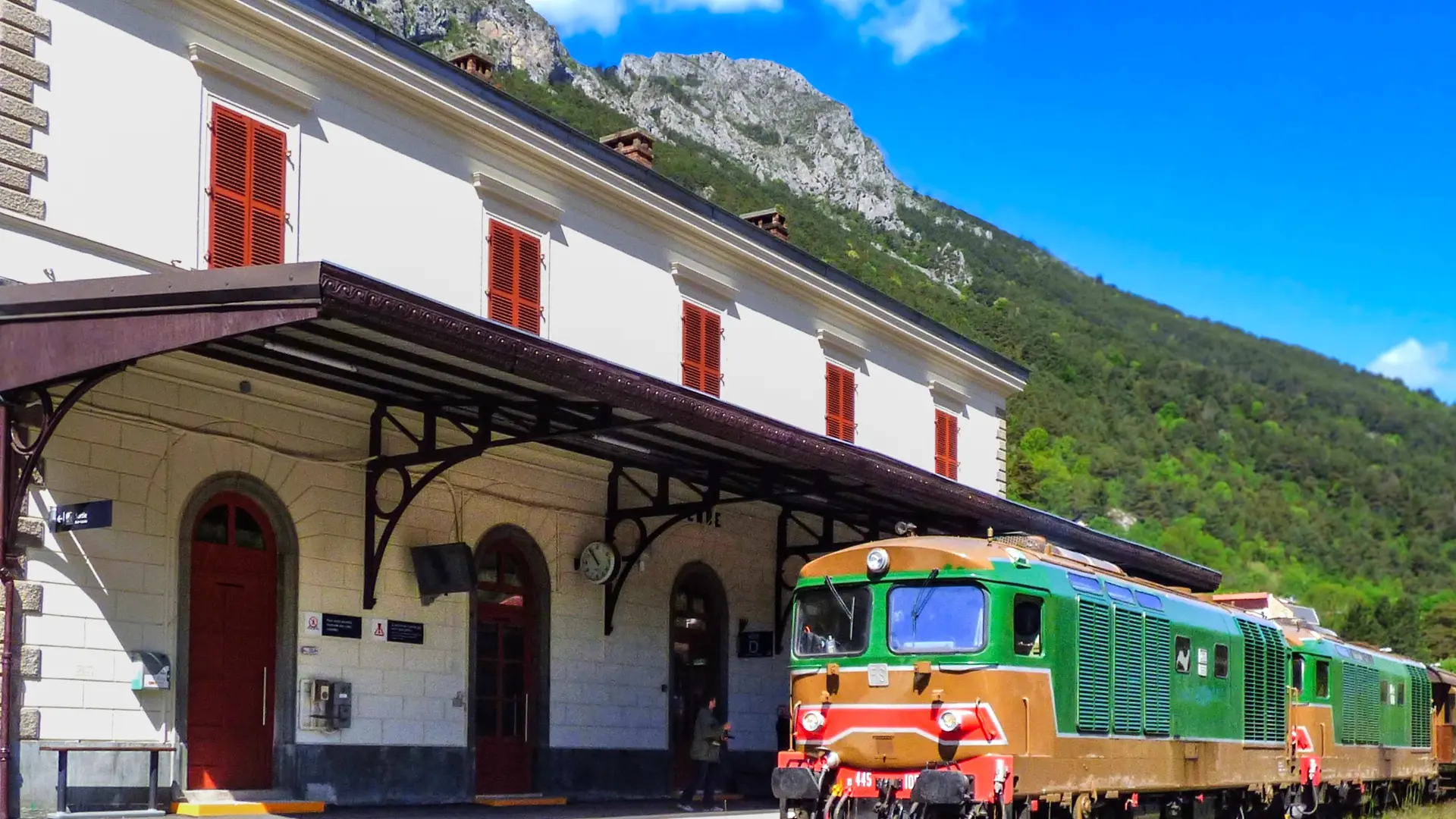 Gare de Tende et train historique