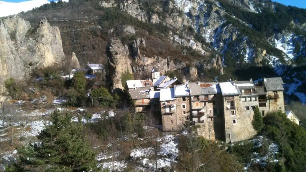 Village de Péone - Gîtes de France des Alpes-Maritimes