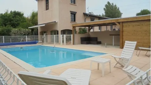 Gite et piscine