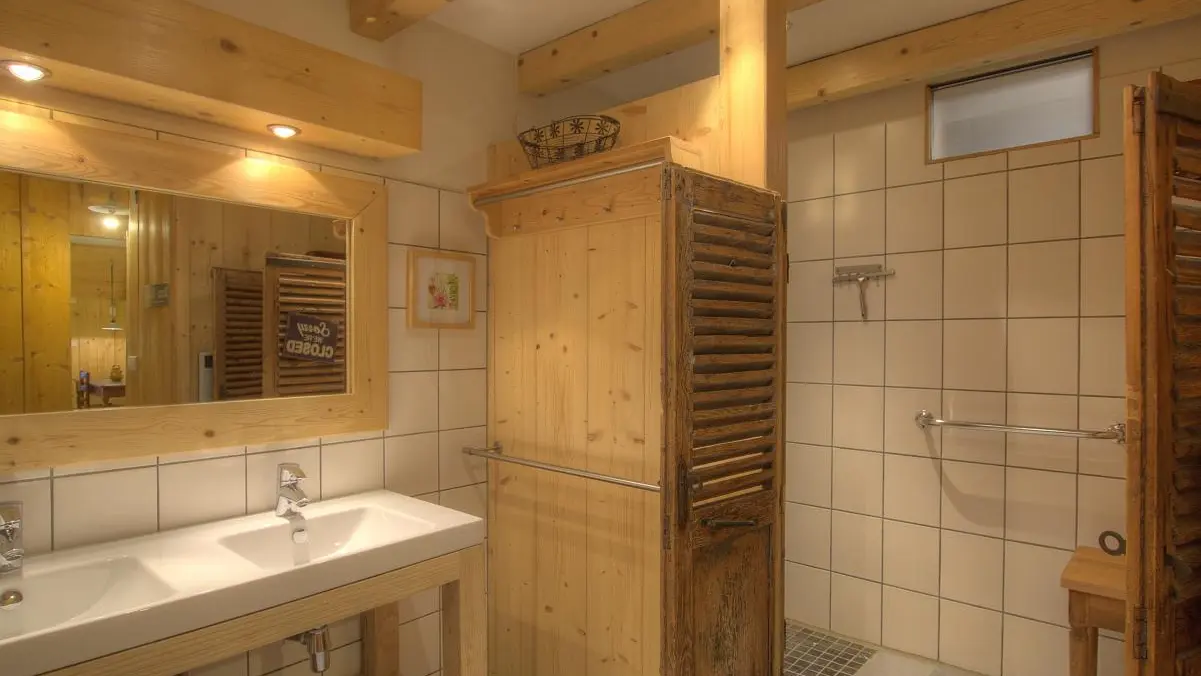 Salle d'eau étage et douche à l'italienne