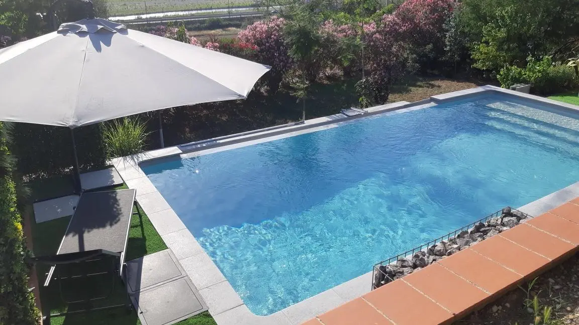 Les lauriers roses - coté piscine - Gîtes de France Alpes-Maritimes