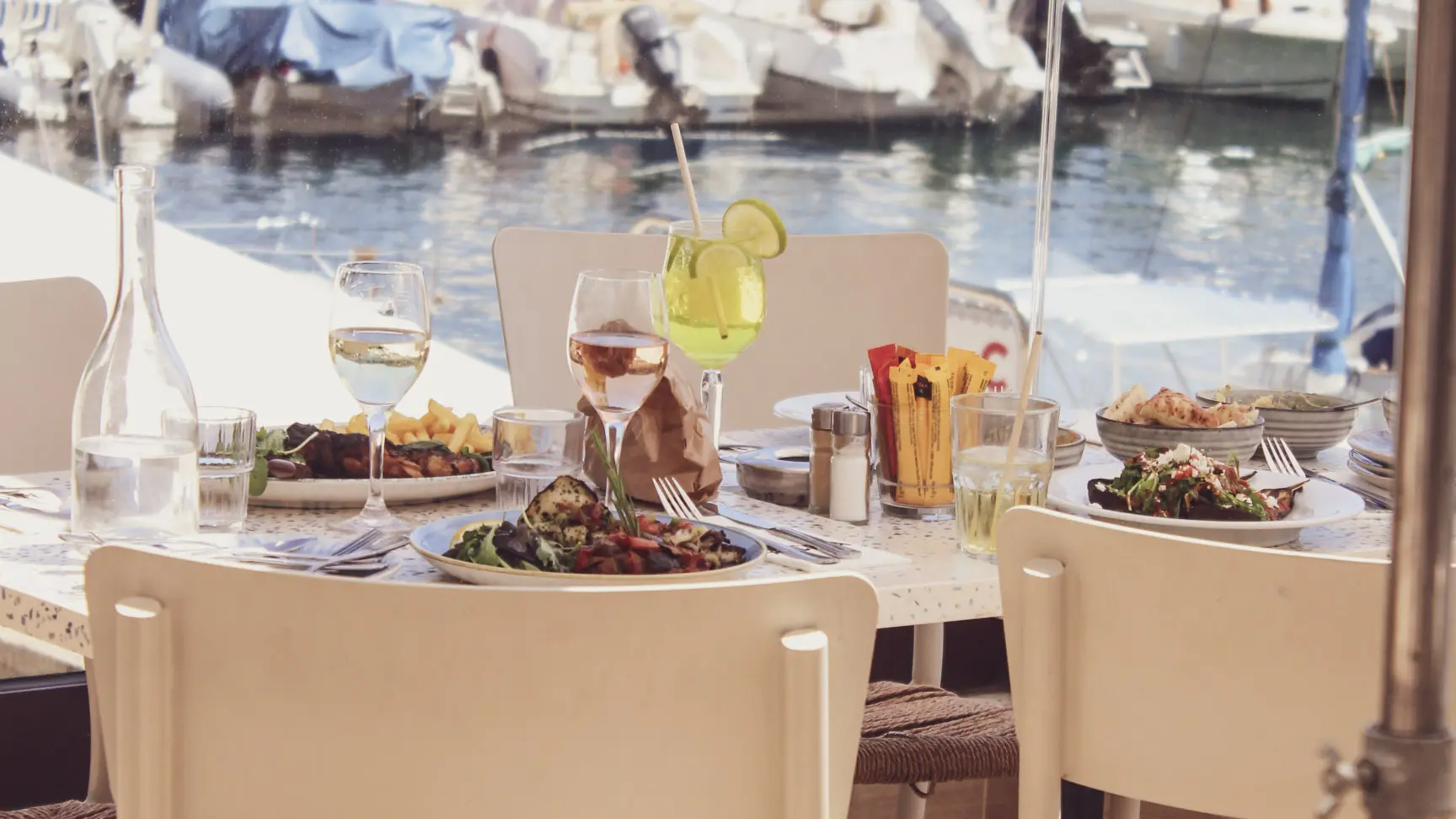 Ancora, restaurant vue mer sur le port de la darse à villefranche sur mer, terrasse, jardin, cuisine méditerranéenne 16.jpg