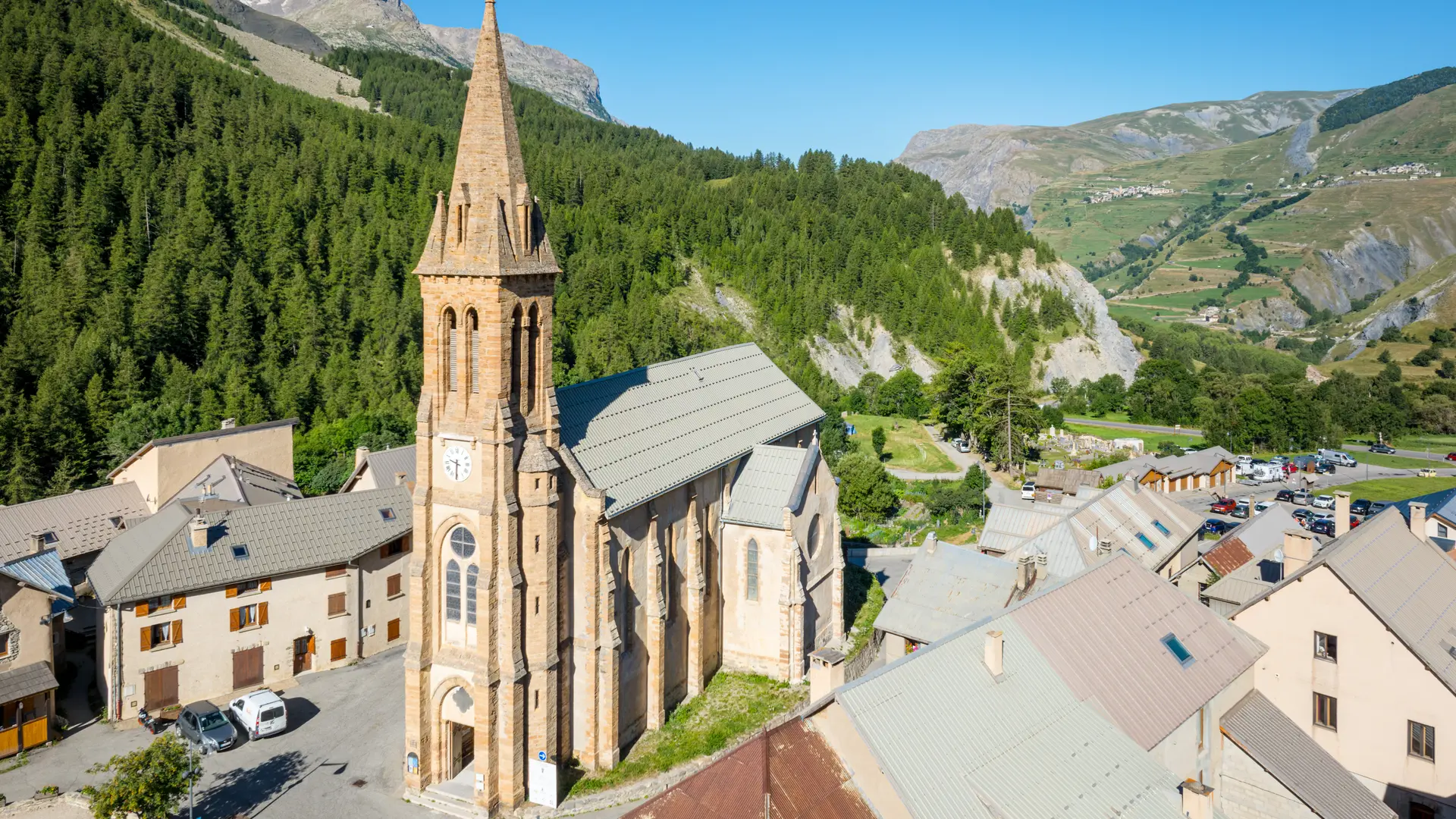 L'eglise Saint-Martin Villar d'Arène
