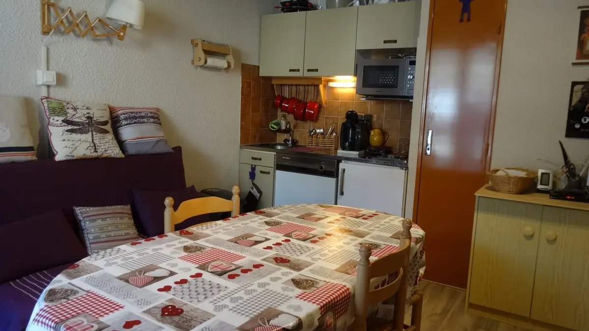 Meublé Mme POBEL Françoise St Léger les Mélèzes