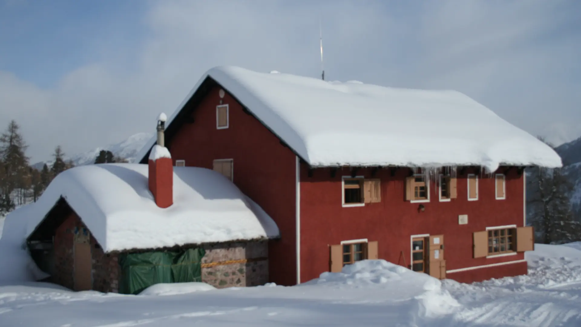 Montagne du Piémont sous la neige