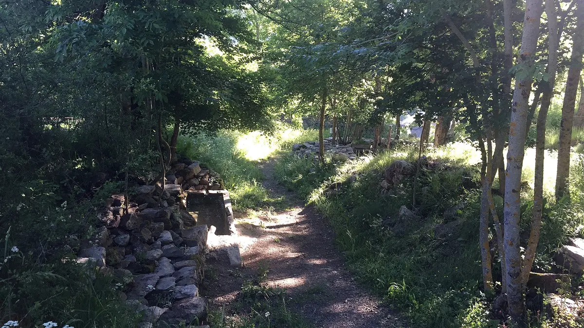 Départ de l'itinéraire de randonnée jusqu'aux Sambucs, vallée du Valgaudemar