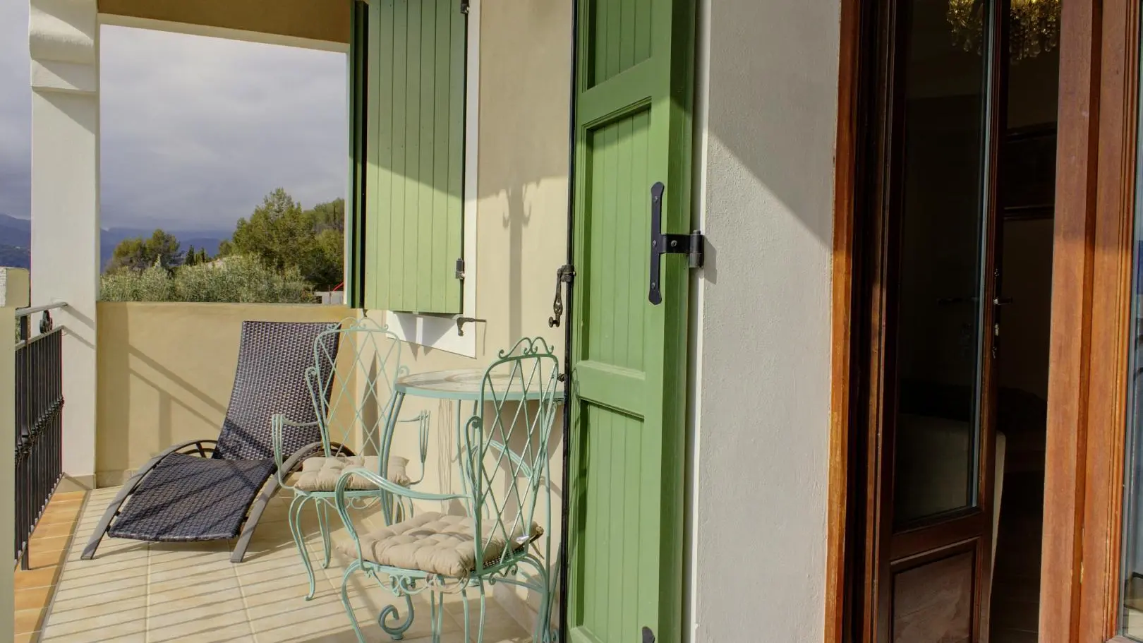 Balcon Chambre Gîte la Maison Blanche à Blausasc Gîtes de France Côte d'Azur Alpes-Maritimes