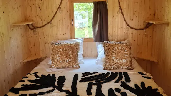 Coin nuit avec un lit double (1 lit 160).