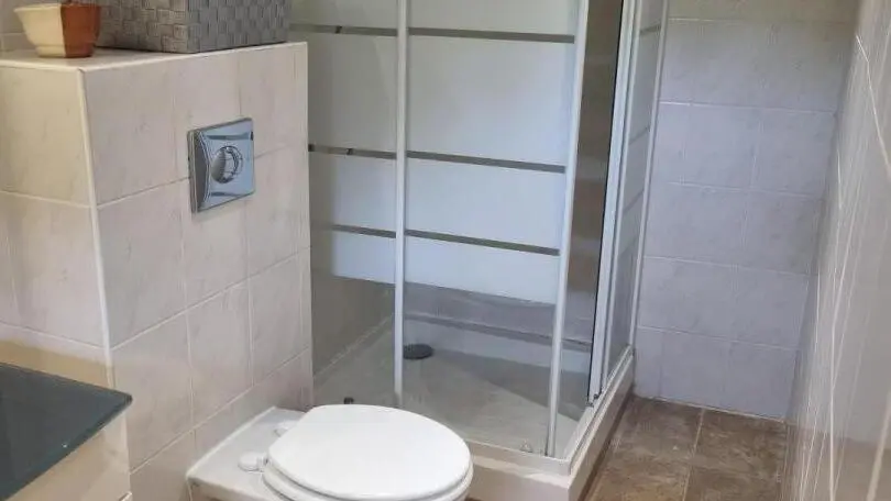 Gîte l'Ombre du Vent-Salle d'eau/wc-Contes-Gîtes de France Alpes-Maritimes