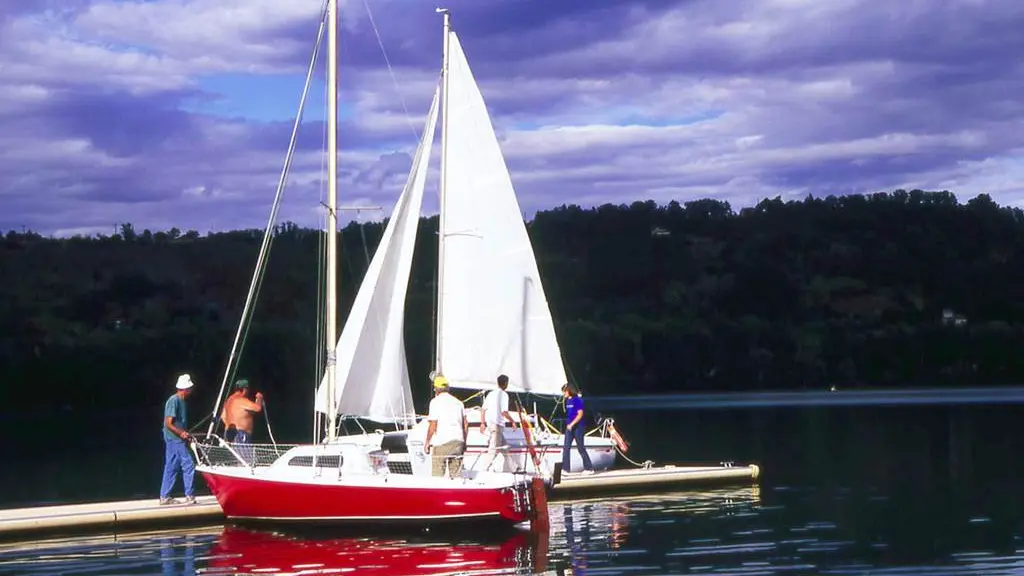 Bateaux sur le plan d'eau de Saint Nicolas de la Grave