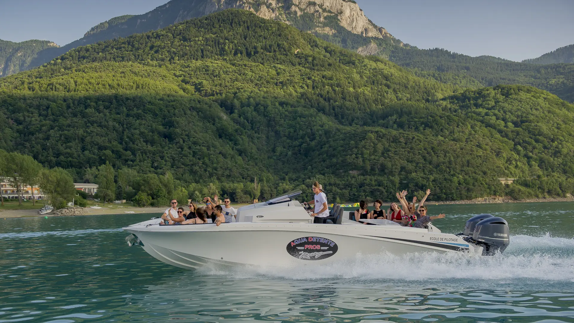 Aqua Détente Pros : Bateau Excursions, Balades SAVINES-LE-LAC